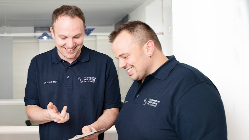 Dr. Sebastian Schmidt und Zahnarzt Philipp Kopf