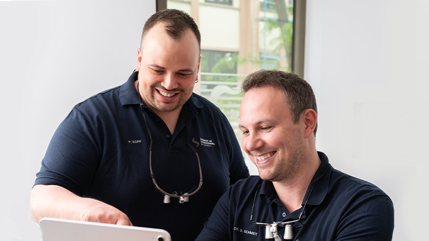 Dr. Sebastian Schmidt und Zahnarzt Philipp Kopf